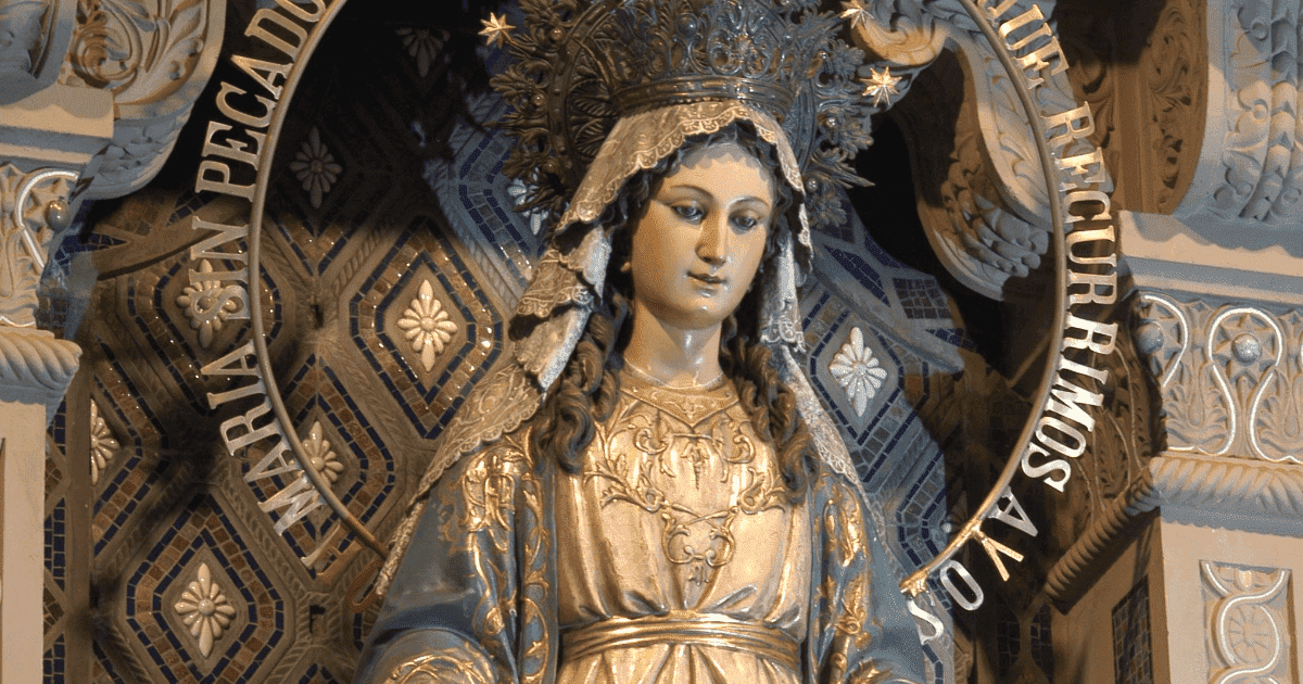 Maria passa na frente - Maria Rainha dos Corações